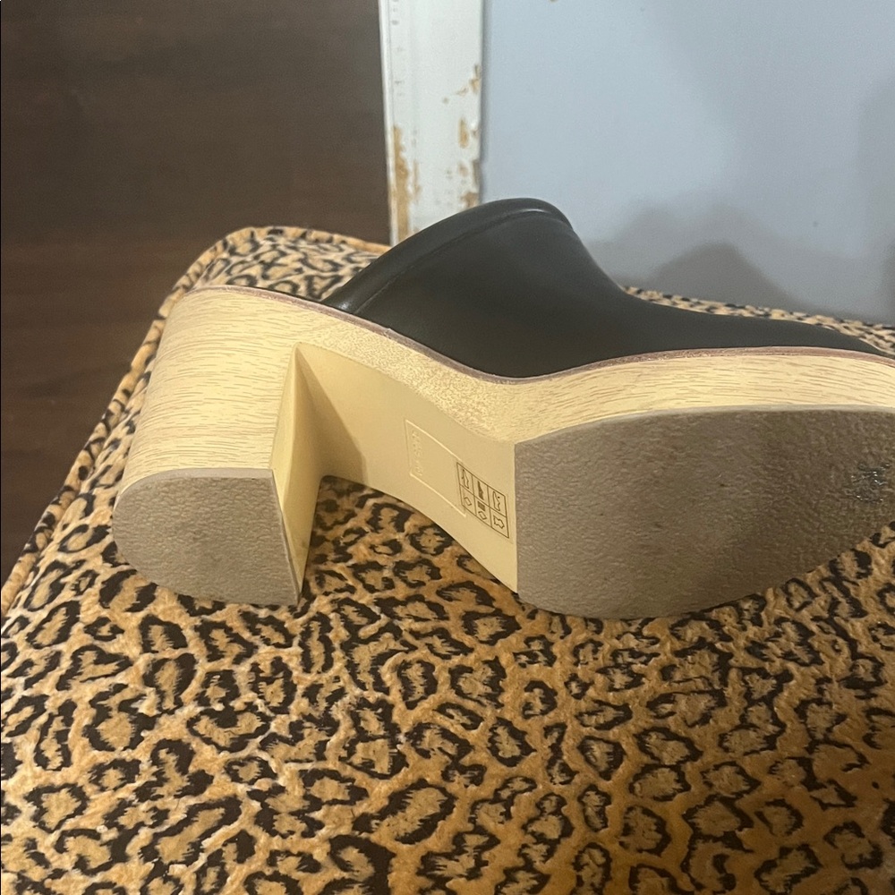Dolce Vita Black Leather Mules with Tan Sole - Picture 7 of 14